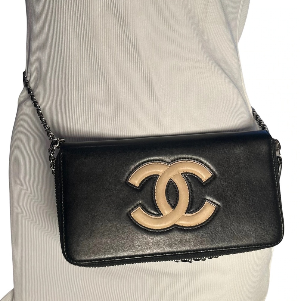 CHANEL CC Logo Zip Wallet on Adjustable Chain - Picture 3 of 11